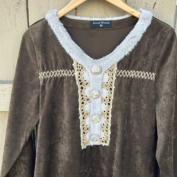 Sacred Threads Bohemian Dress With Embroidery Floral Details Festival Ch… - Picture 2 of 5